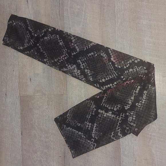 No Boundaries Pants - NO BOUNDARIES Snake Print Leggings